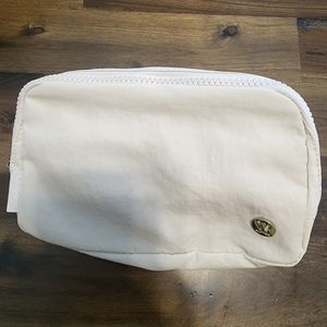 Lululemon everywhere belt bag opal
